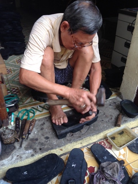 Pham Quang Xuân, l’homme aux sandales en pneus usés   - ảnh 7